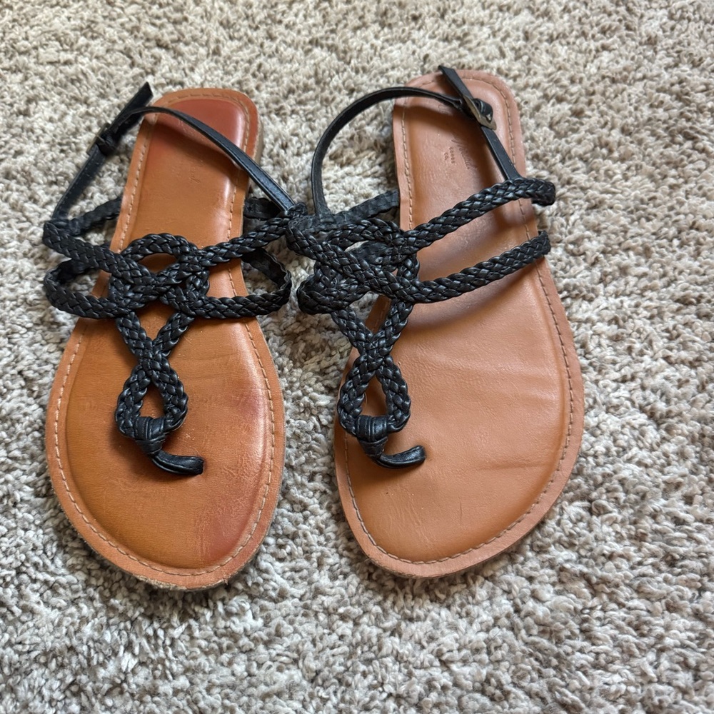 Universal Thread Black Braided Leather Toe-Ring Sandals